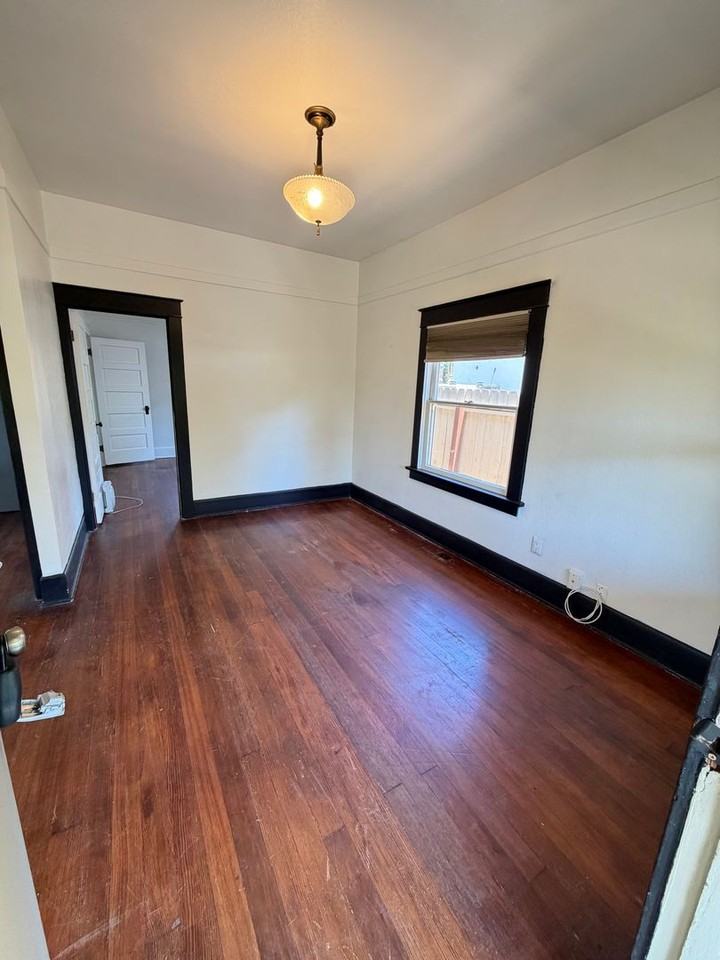 4837 Schuyler Ave - Photo 5 of 22