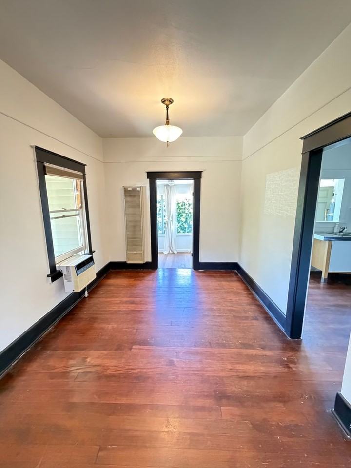 4837 Schuyler Ave - Photo 7 of 22