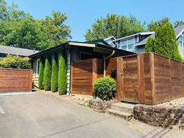 featured image of 8725 Se 11th Ave