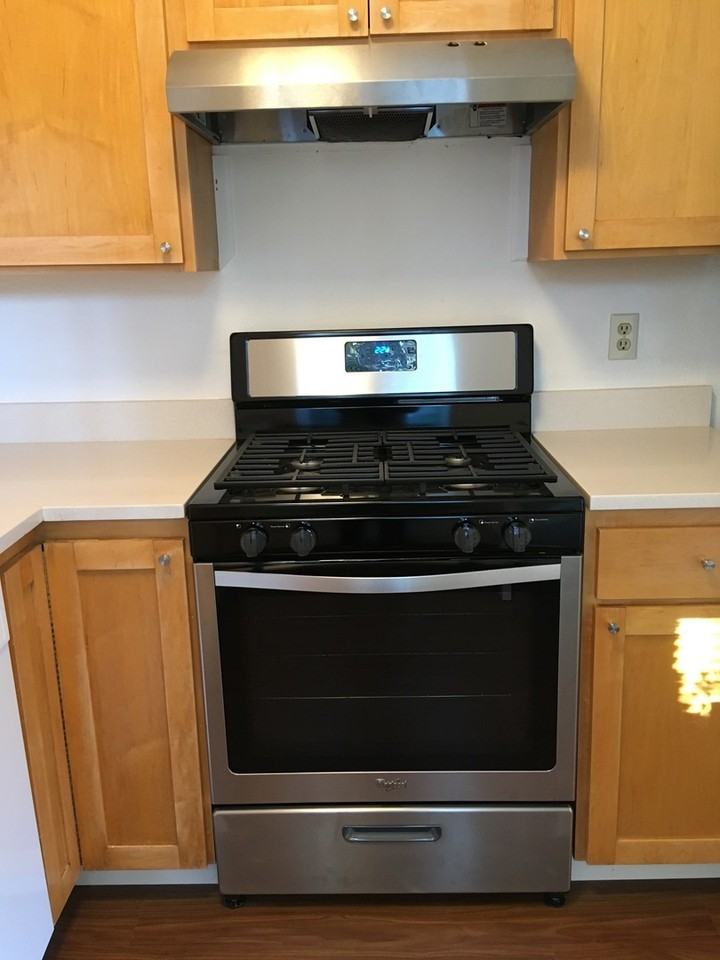 8725 Se 11th Ave - Photo 3 of 7