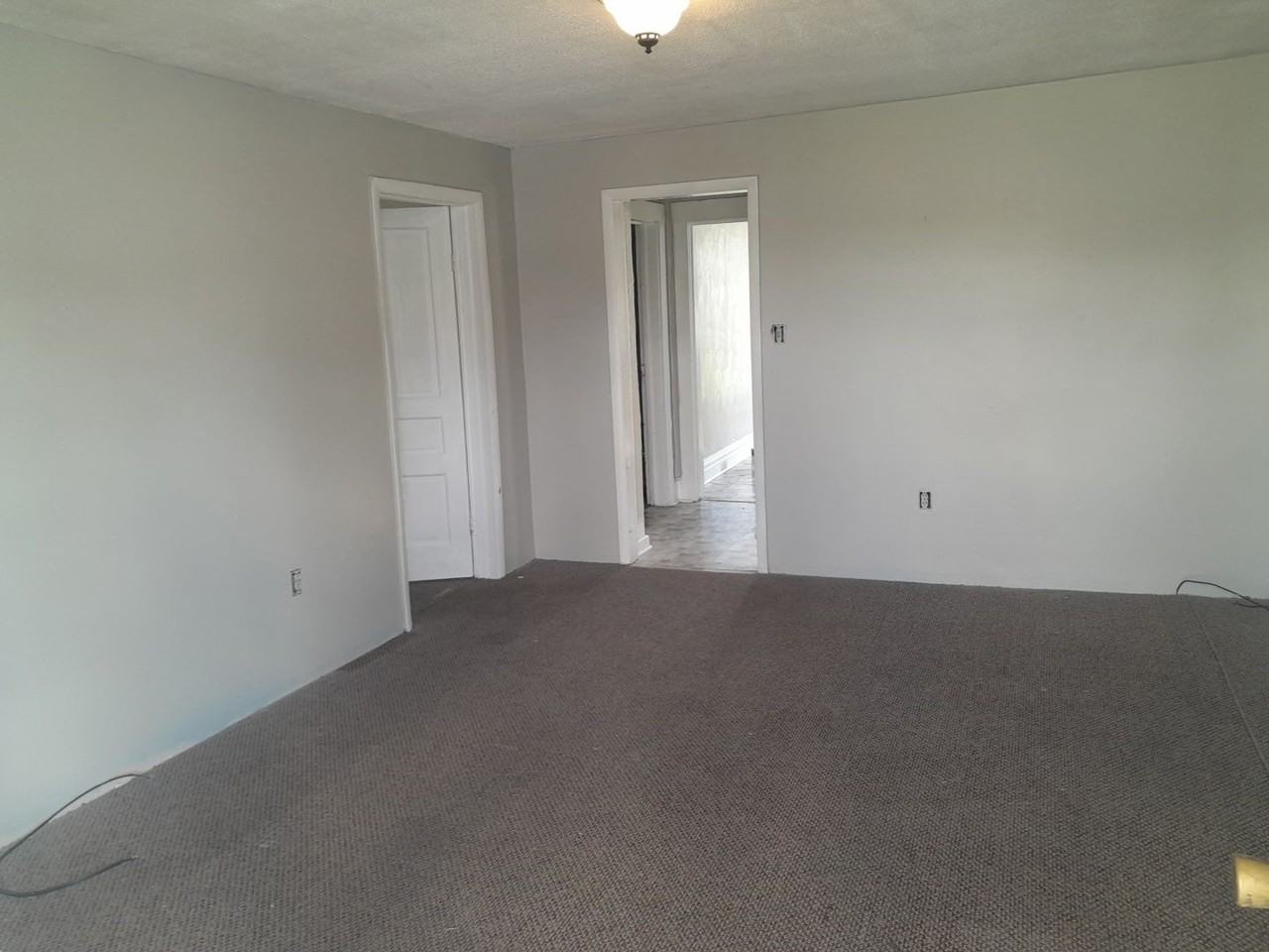 1003 Caldwell Ave - Photo 2 of 4