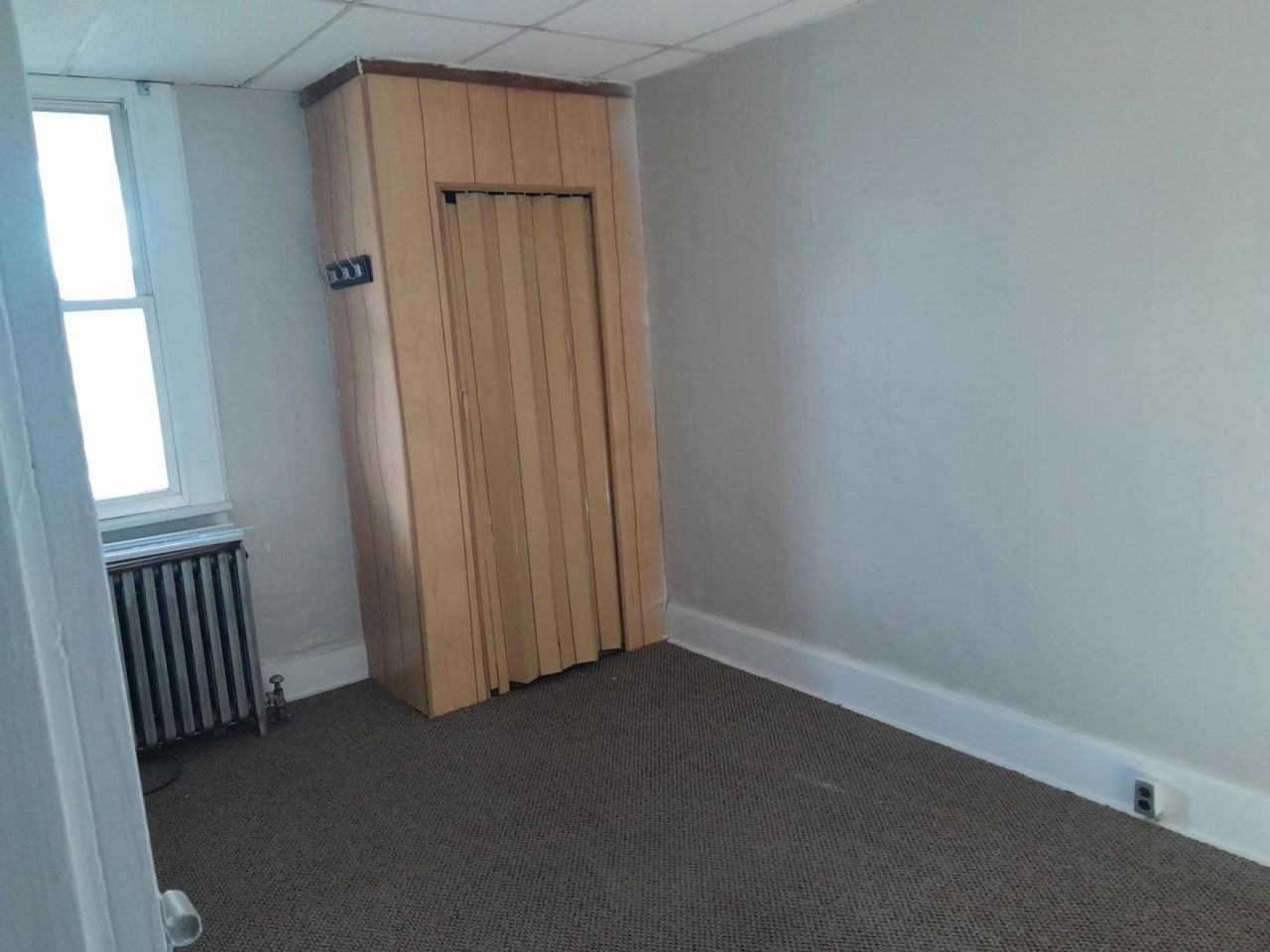 1003 Caldwell Ave - Photo 3 of 4