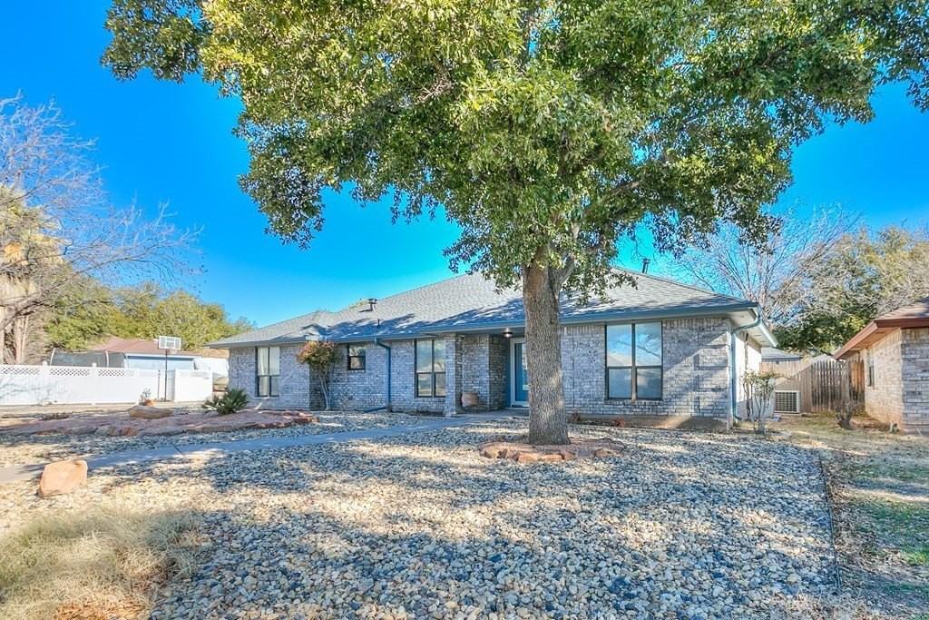 3438 Walnut Hill Dr - Photo 3 of 31