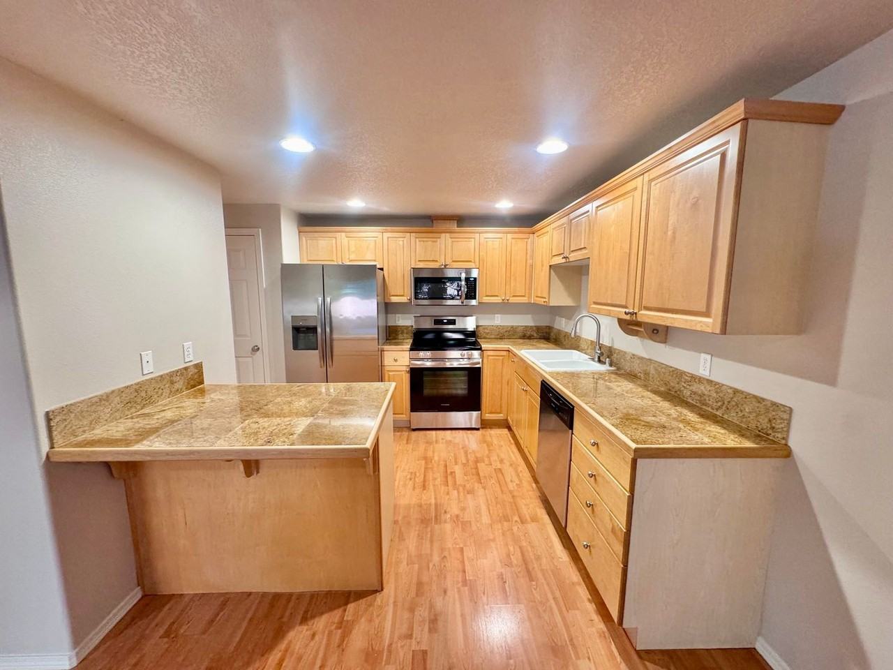 8007 Ne 38th Ave - Photo 7 of 44