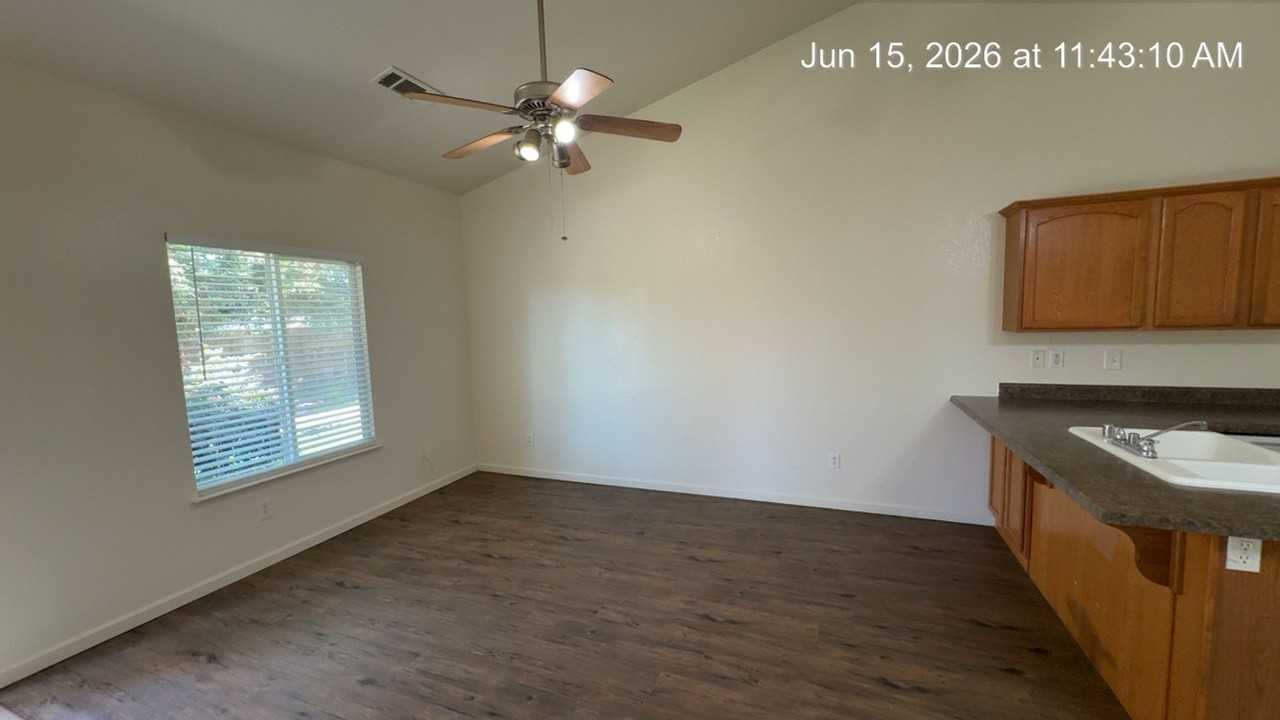 1877 - Photo 3 of 32