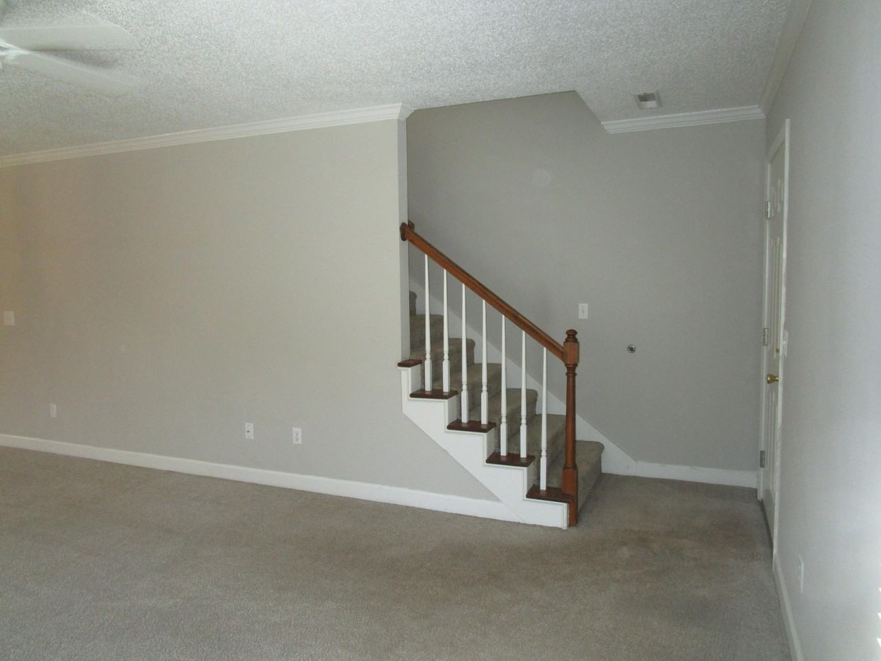 885 Grimble Ct - Photo 4 of 15