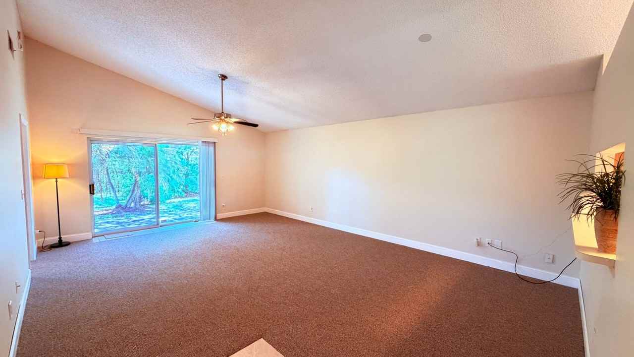 10725 Brice Ct - Photo 6 of 27