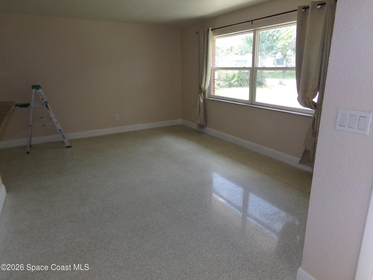 1819 Poinsetta Blvd - Photo 2 of 15