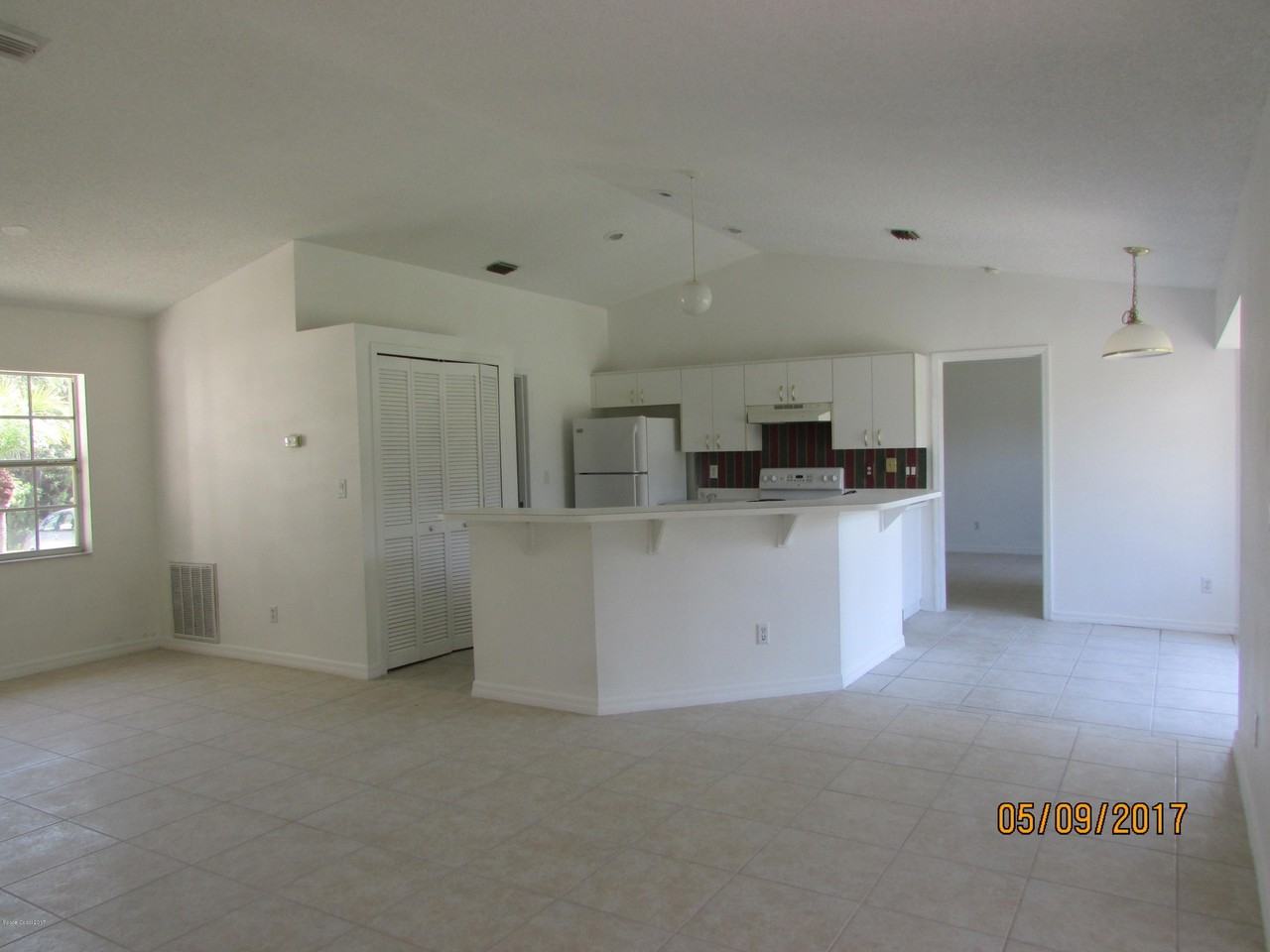 407 Delmonico St Ne - Photo 4 of 12