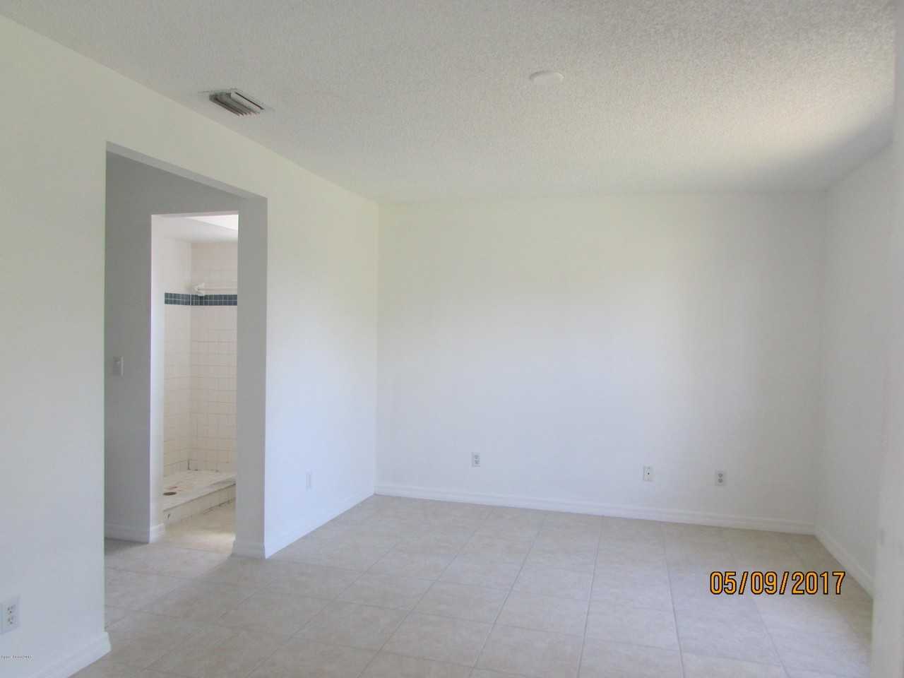 407 Delmonico St Ne - Photo 5 of 12