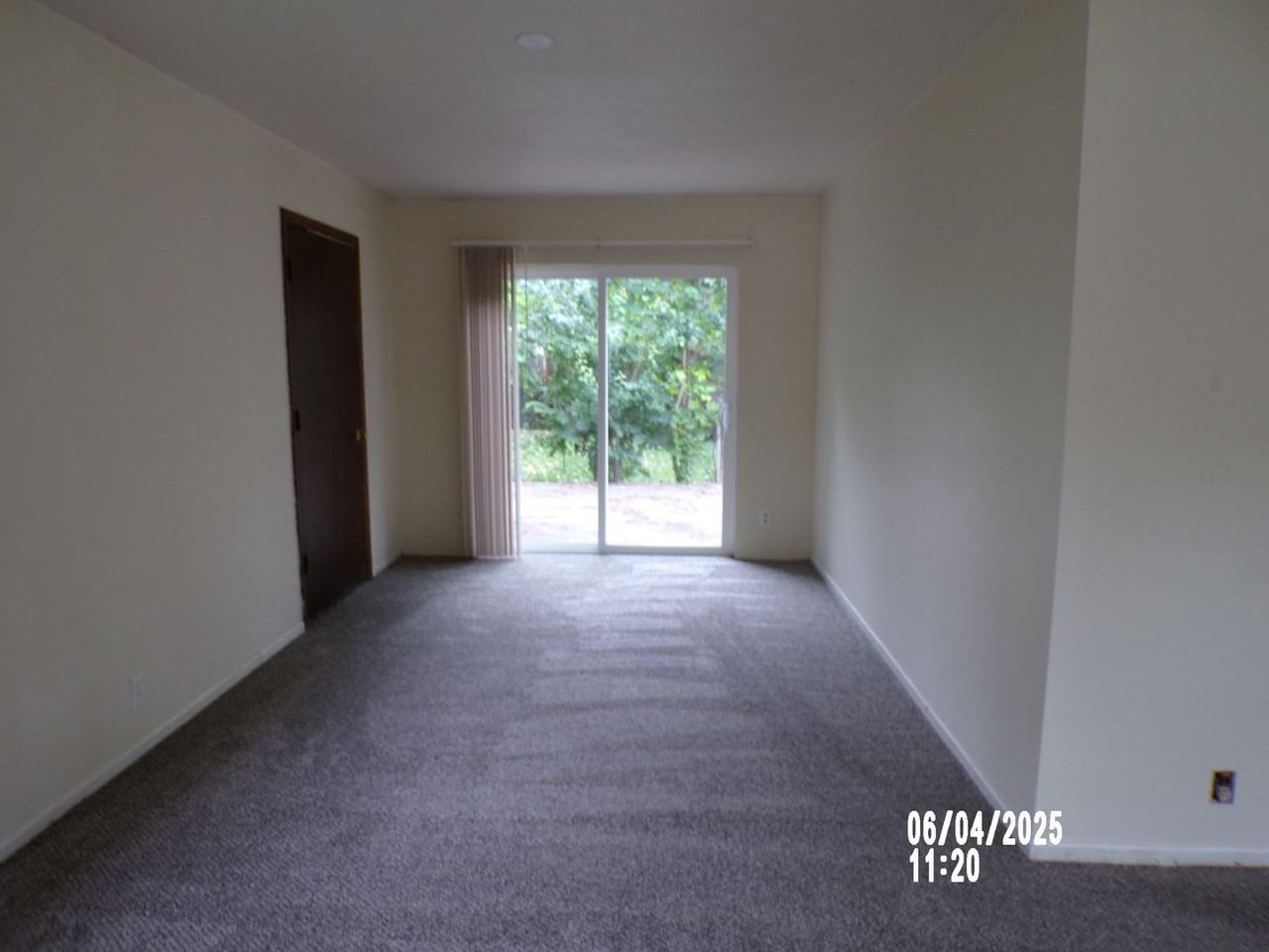 315 Se Lilly Ave - Photo 3 of 8