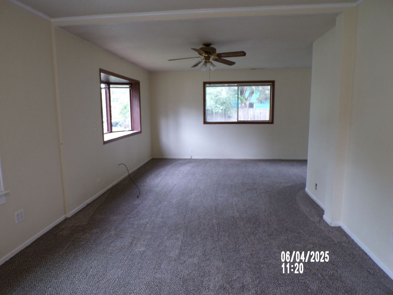 315 Se Lilly Ave - Photo 4 of 8