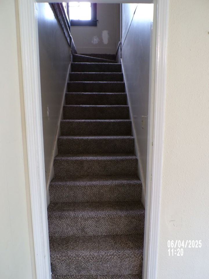 315 Se Lilly Ave - Photo 5 of 8