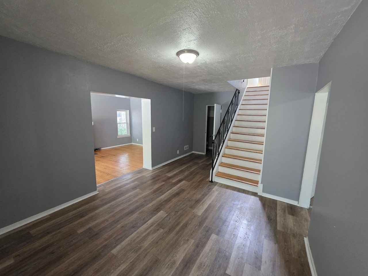 327 Glenwood Ave - Photo 5 of 18