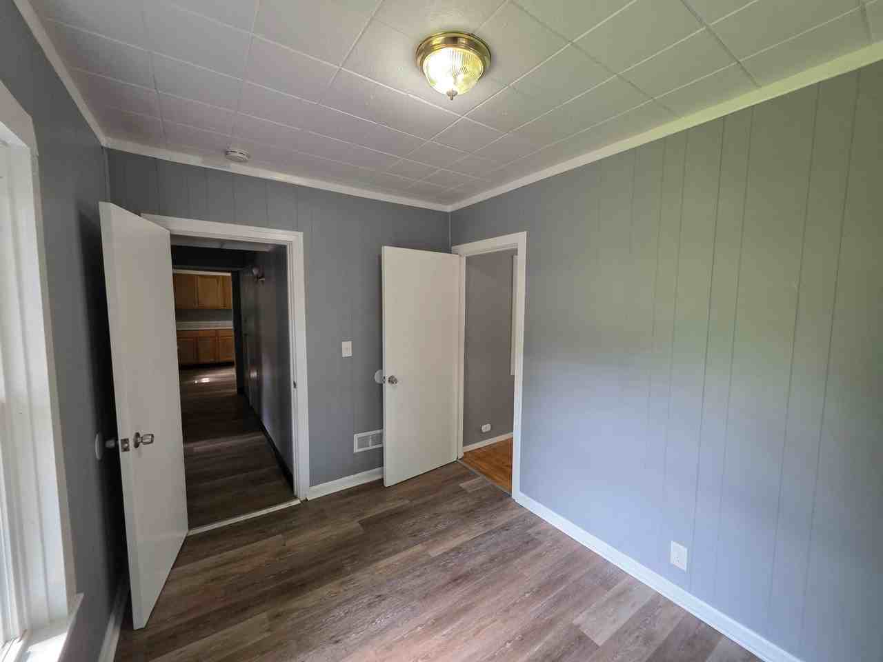 327 Glenwood Ave - Photo 6 of 18