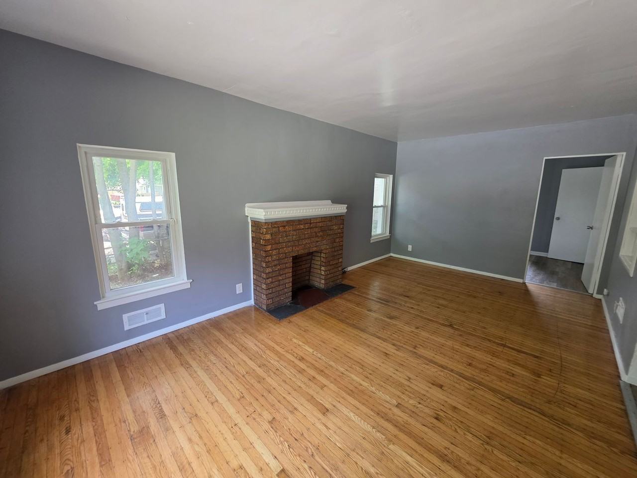 327 Glenwood Ave - Photo 7 of 18