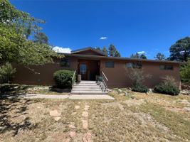 featured image of 2900 Arizona Ave