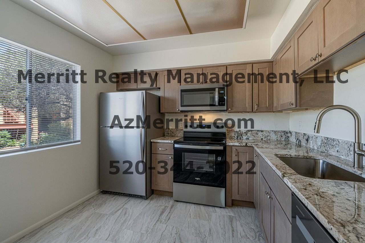 1337 E Fort Lowell Rd #E - Photo 6 of 27