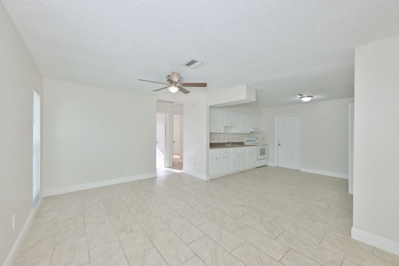 15616 Avalon Ave #1 - Photo 4 of 30