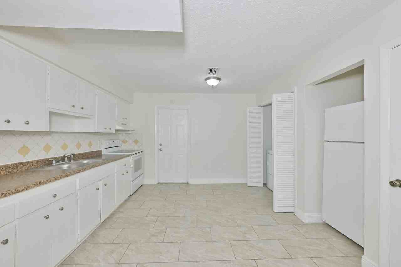 15616 Avalon Ave #1 - Photo 7 of 30