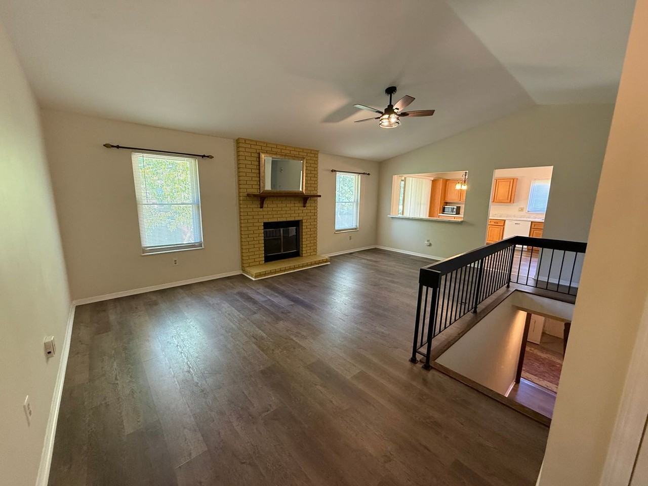 17 Hurstfield Ct - Photo 4 of 25