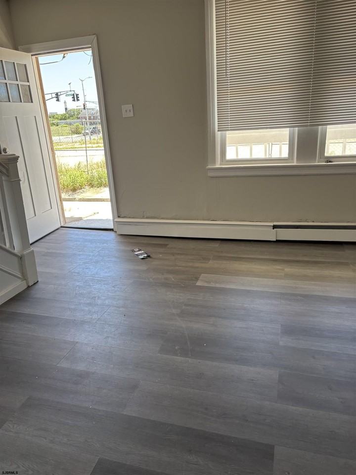 711 Harris Pl - Photo 2 of 8