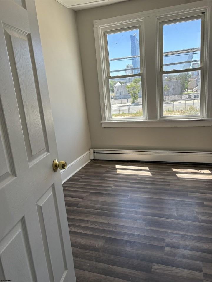 711 Harris Pl - Photo 6 of 8