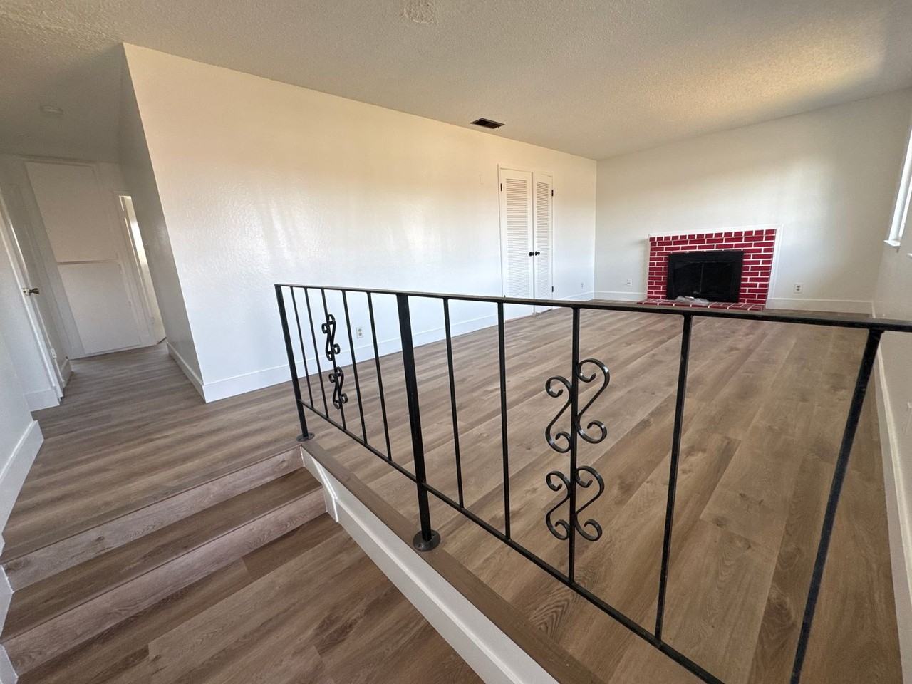 144 Brophy St - Photo 2 of 13