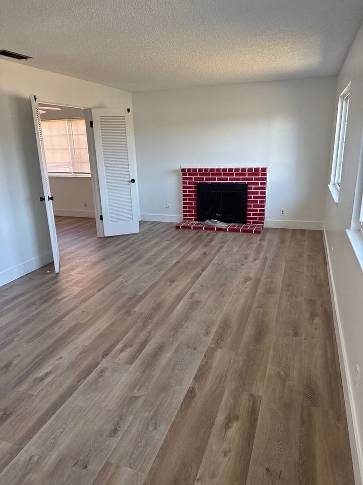 144 Brophy St - Photo 3 of 13