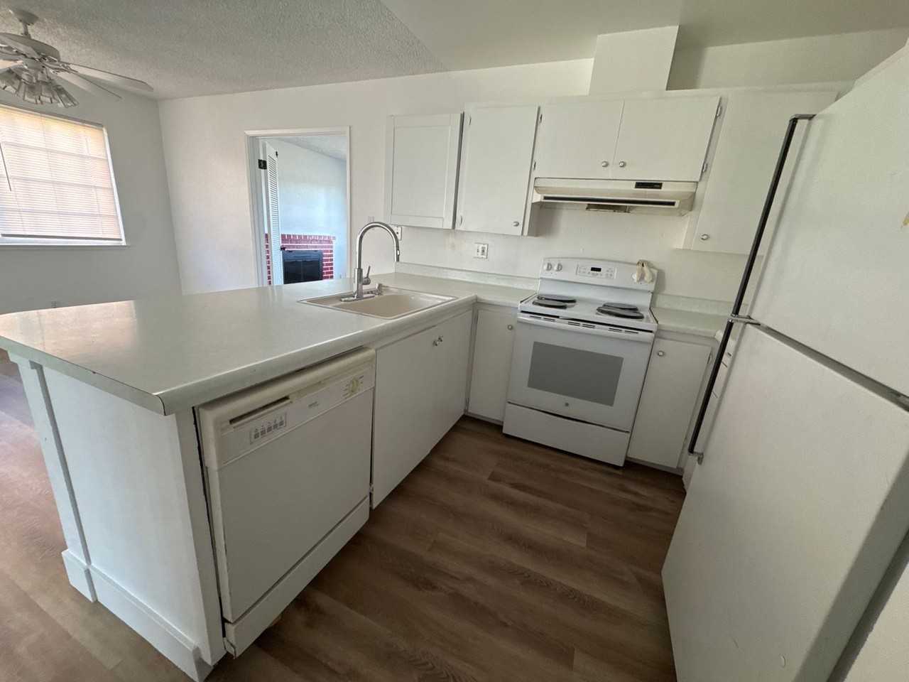 144 Brophy St - Photo 6 of 13