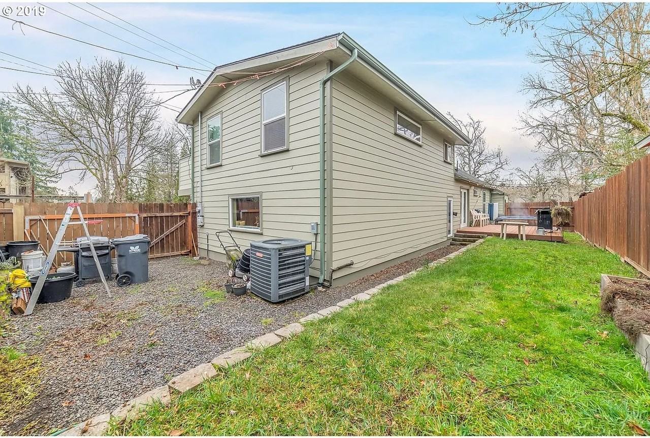2293 Harris St - Photo 4 of 22