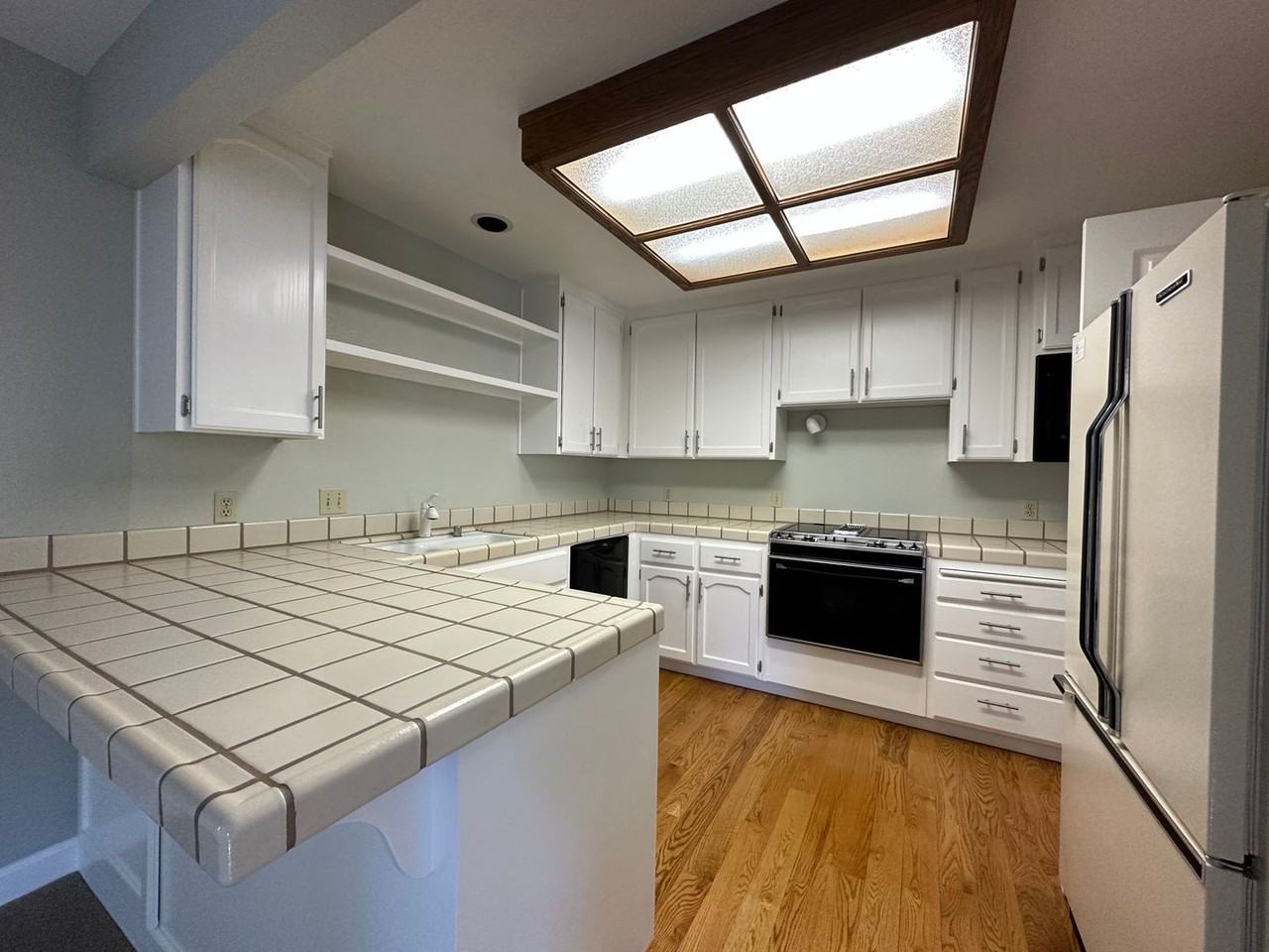 1201 W Parr Ave - Photo 2 of 14