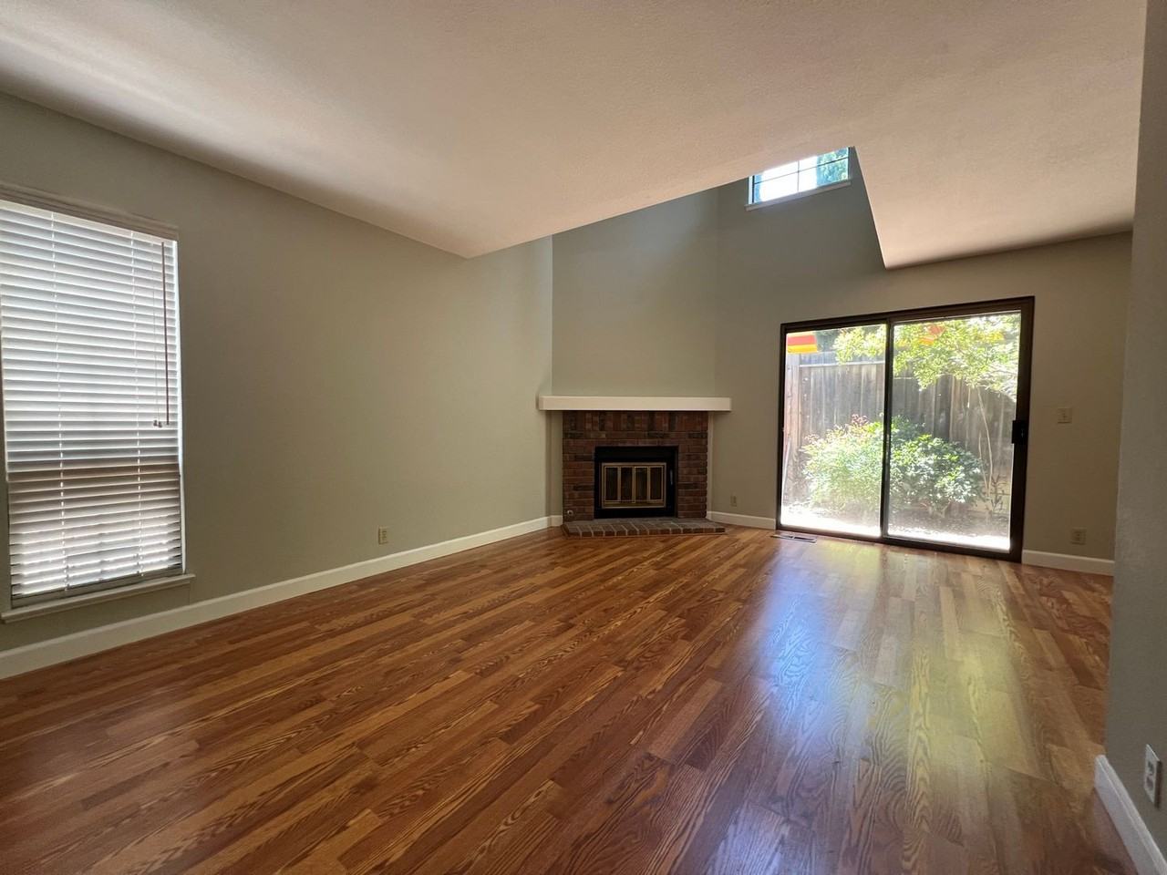 1201 W Parr Ave - Photo 4 of 14