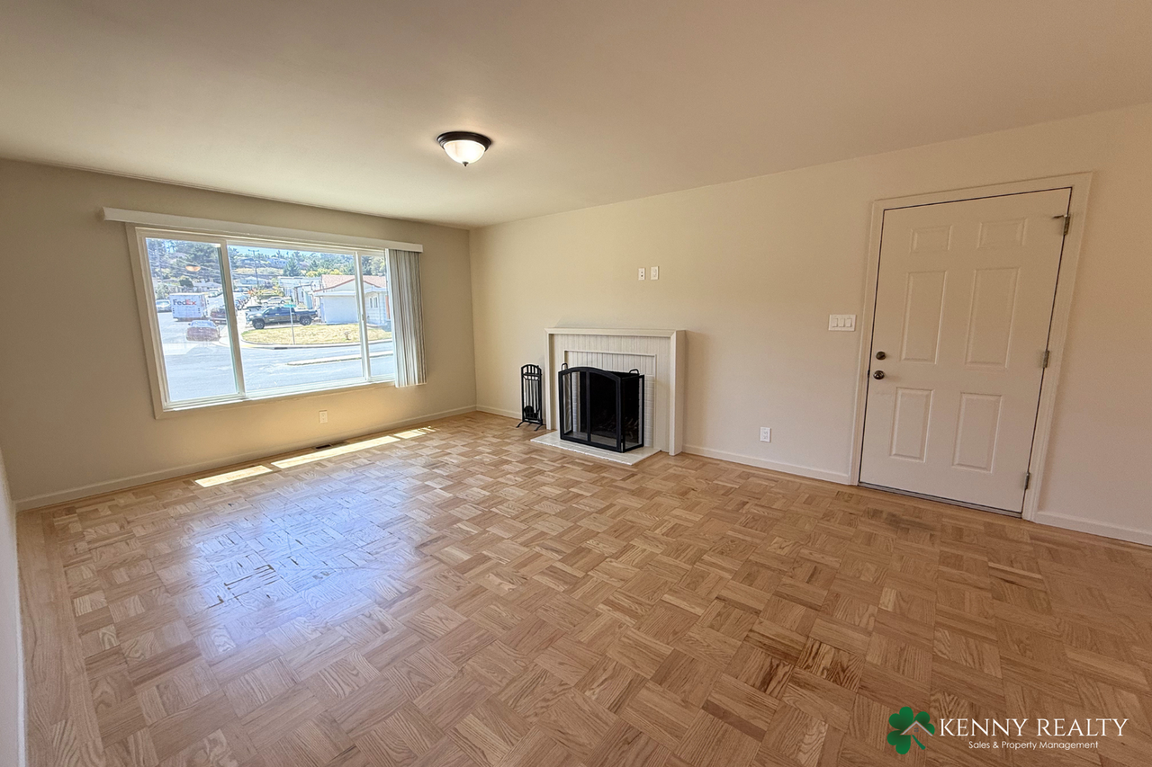 134 Hilton Ave - Photo 2 of 23
