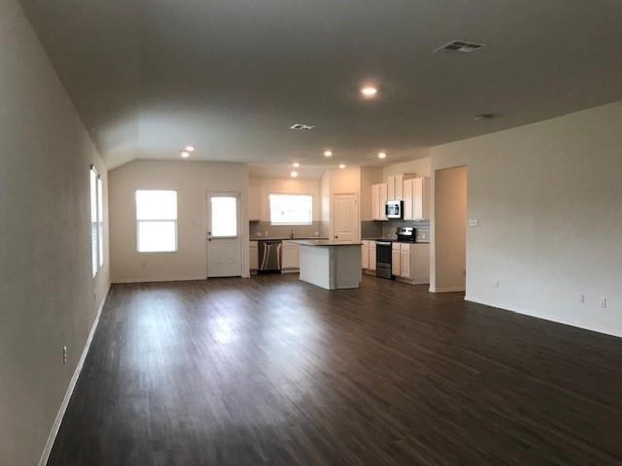 107 Ozark Dr - Photo 2 of 18