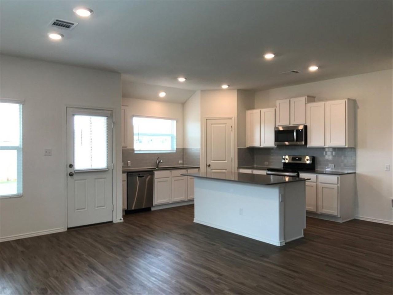 107 Ozark Dr - Photo 5 of 18
