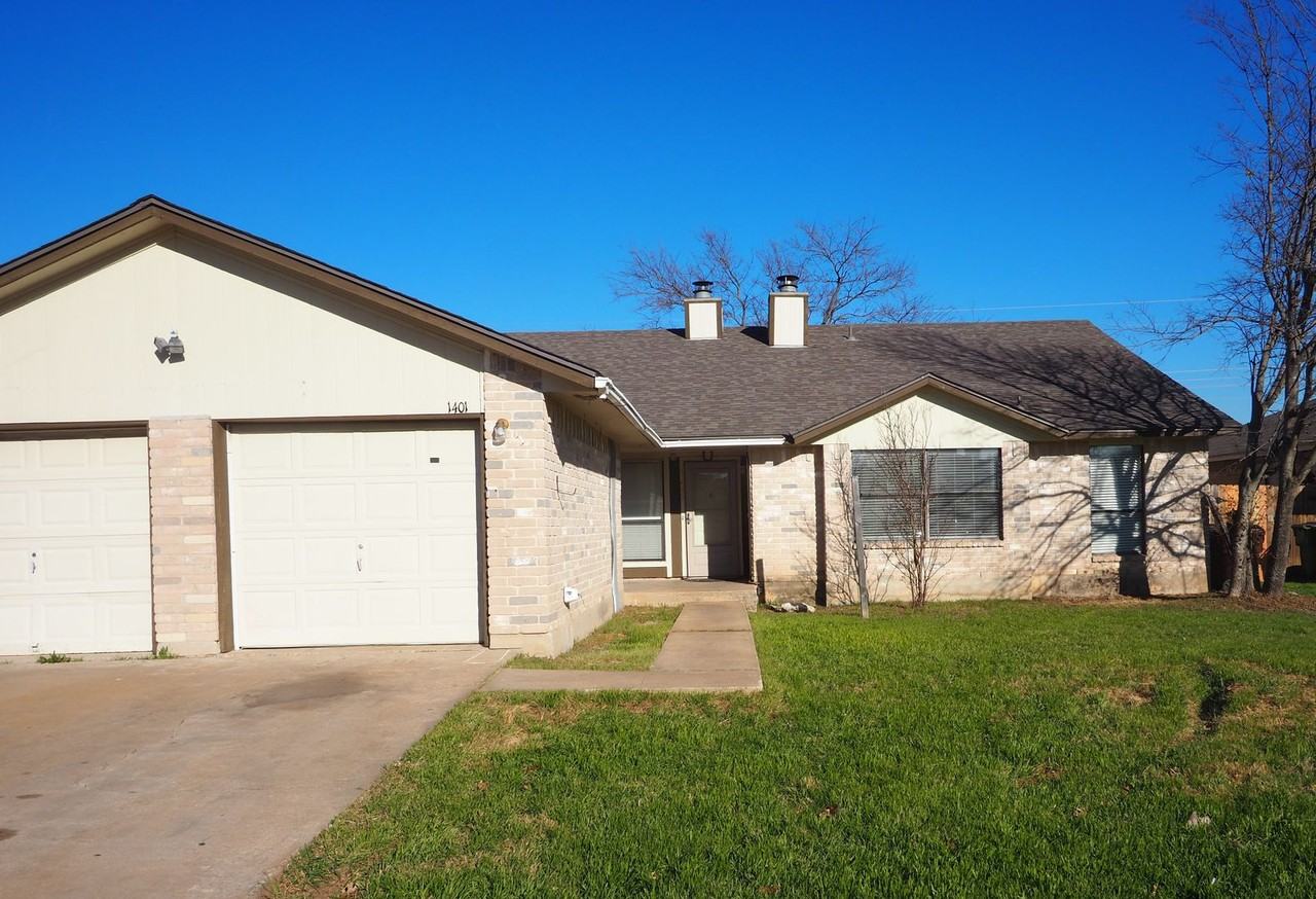 1401 Hermitage Dr - Photo 2 of 21