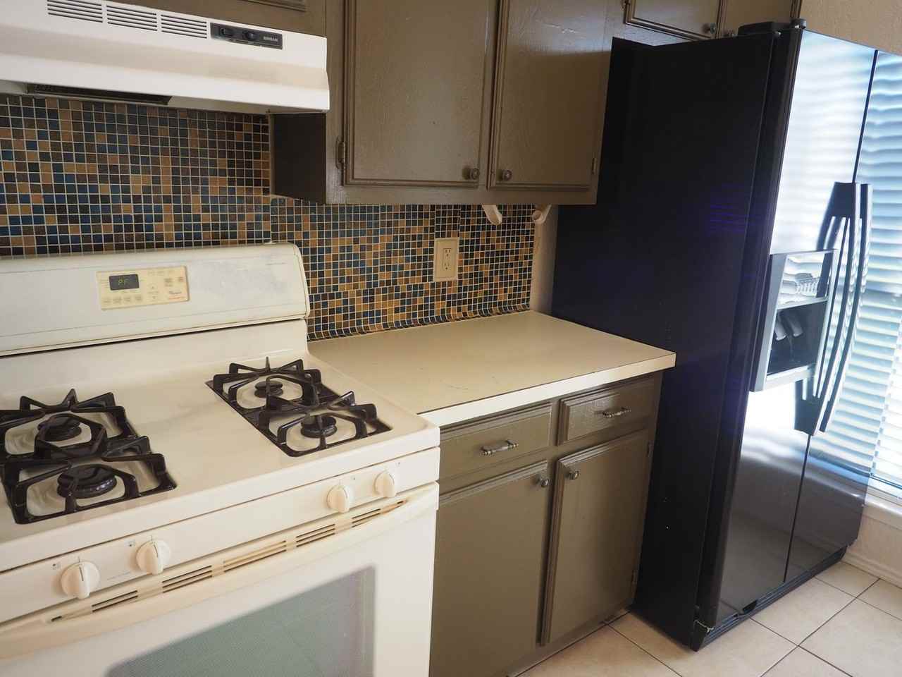 1401 Hermitage Dr - Photo 7 of 21