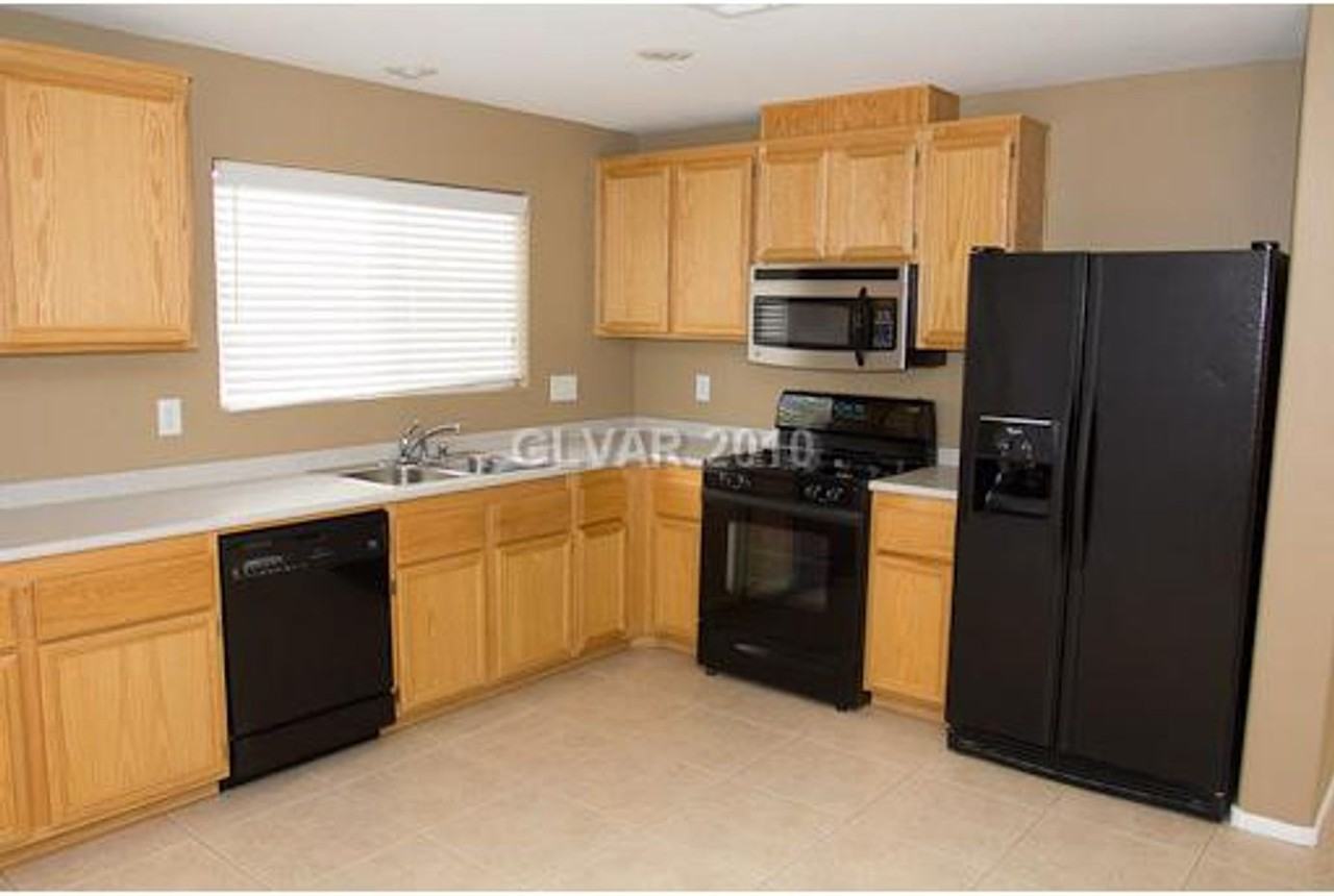 5052 Diamond Ranch Ave - Photo 2 of 28