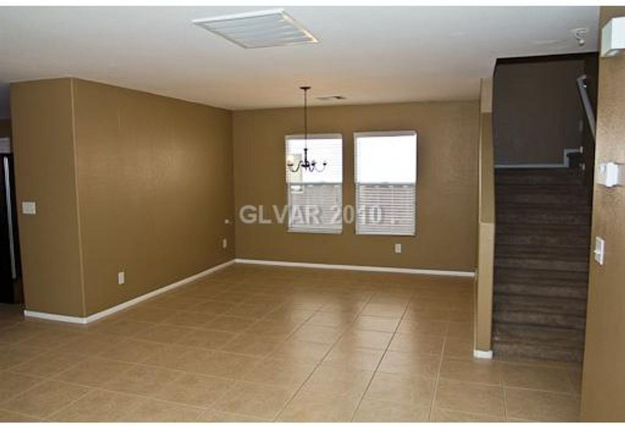5052 Diamond Ranch Ave - Photo 6 of 28