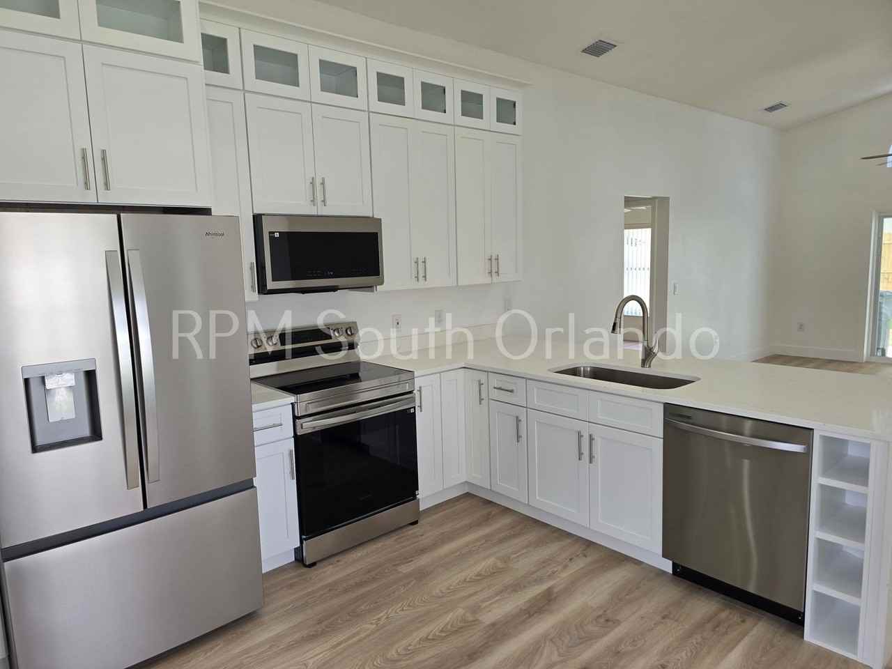 1732 Brook Hollow Dr - Photo 3 of 17