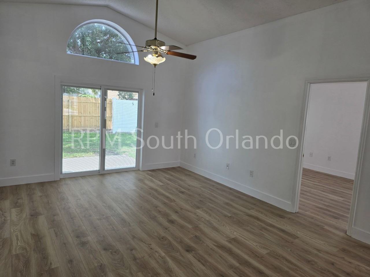 1732 Brook Hollow Dr - Photo 5 of 17