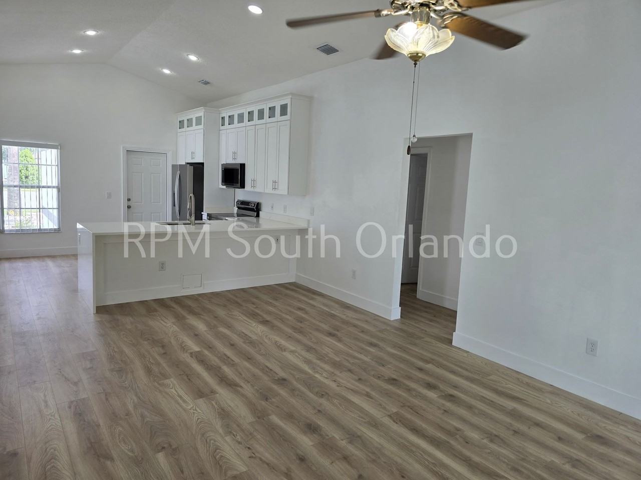 1732 Brook Hollow Dr - Photo 7 of 17