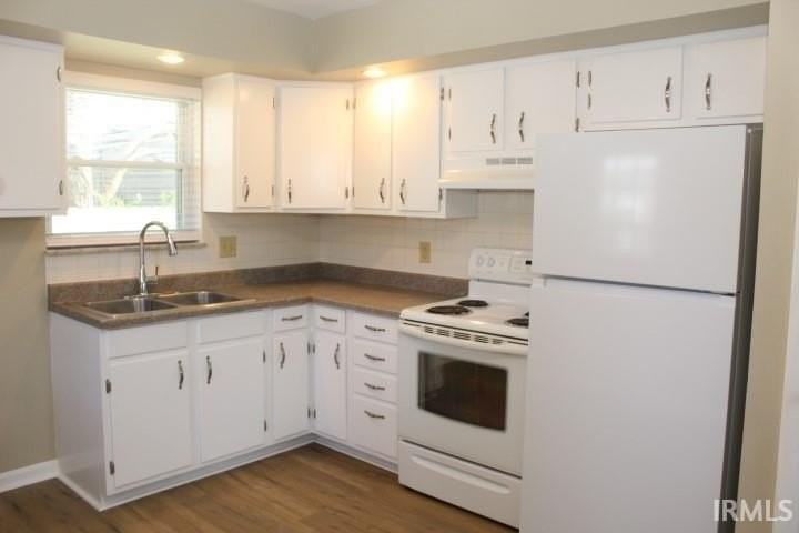 2555 Stanley Ct - Photo 3 of 10