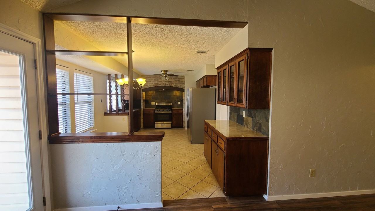 13112 Lamplight Village Ave - Photo 6 of 25