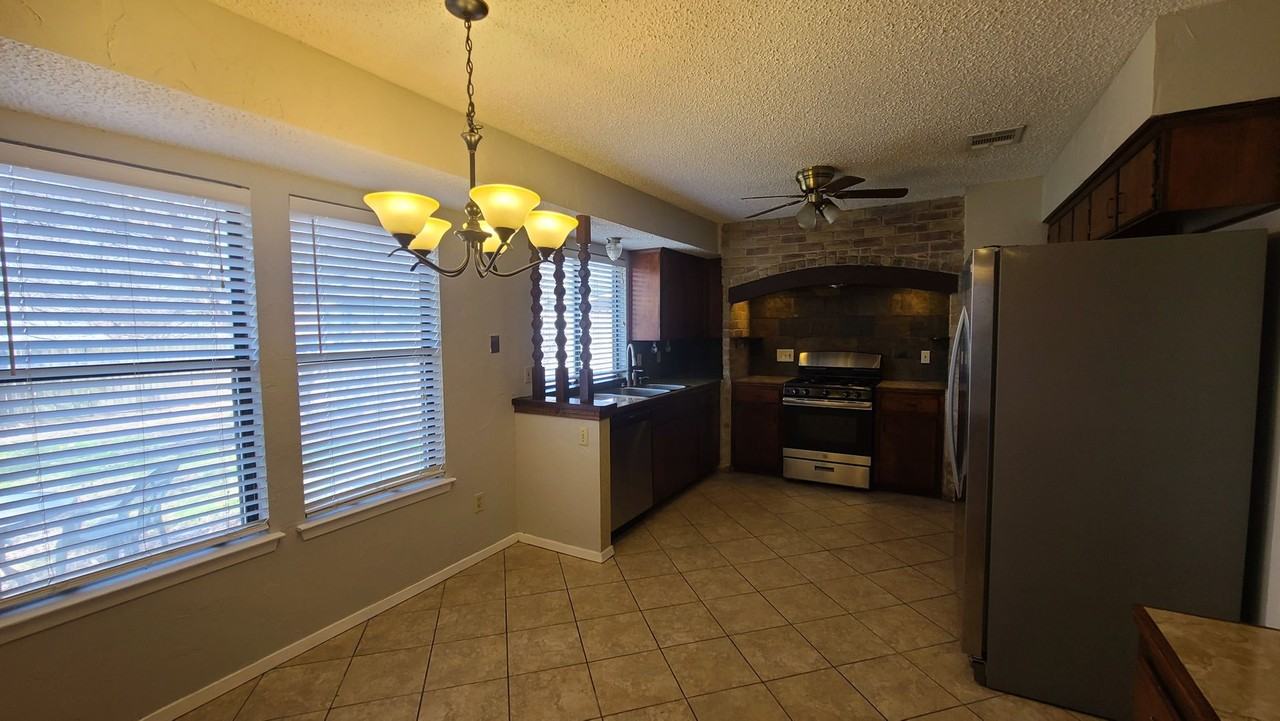13112 Lamplight Village Ave - Photo 7 of 25