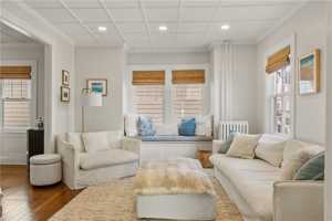 featured image of 35 Hall Ave