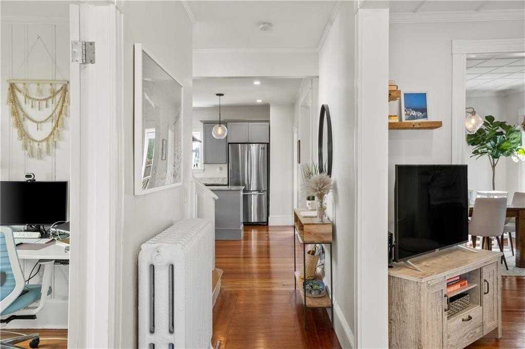 35 Hall Ave - Photo 2 of 36