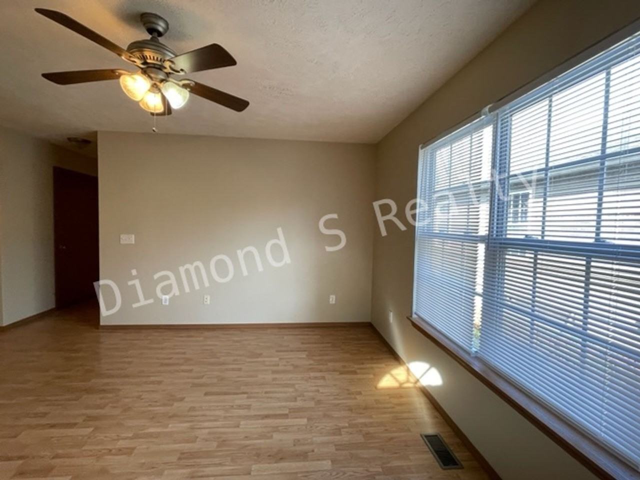 2415 W High St - Photo 3 of 16