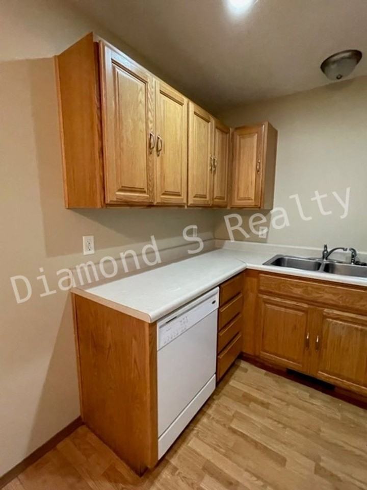 2415 W High St - Photo 6 of 16